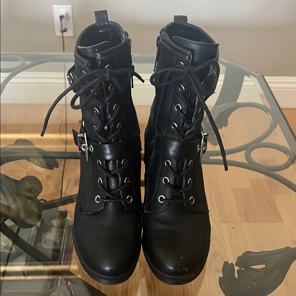 Stylish Black Women's Boots